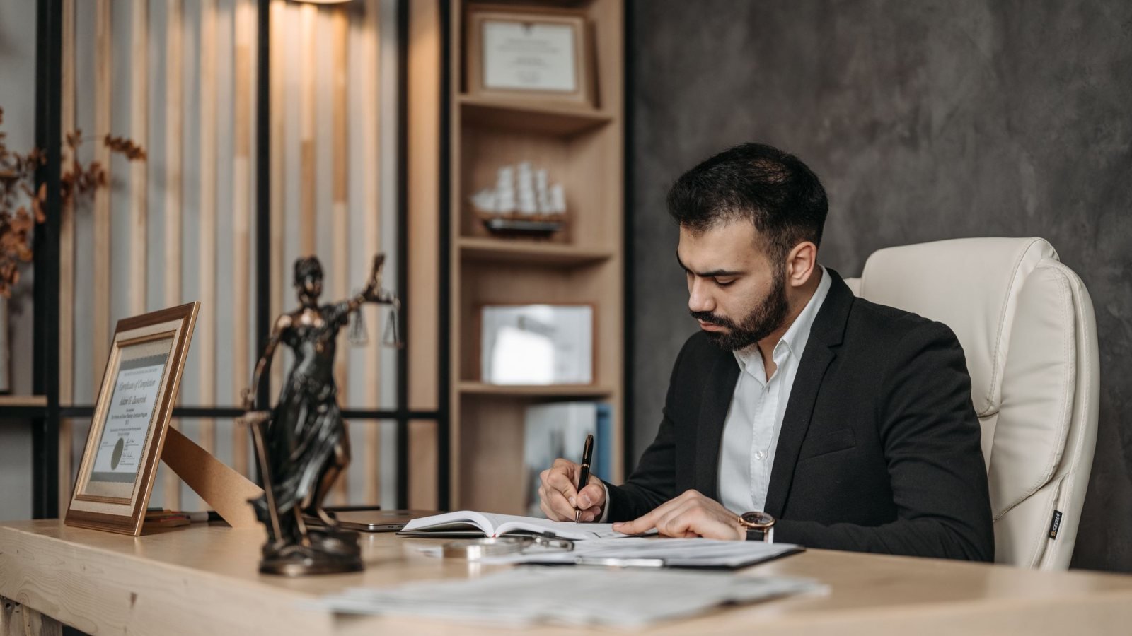 Level 7 Diploma in International Business Law (QUALIFI)